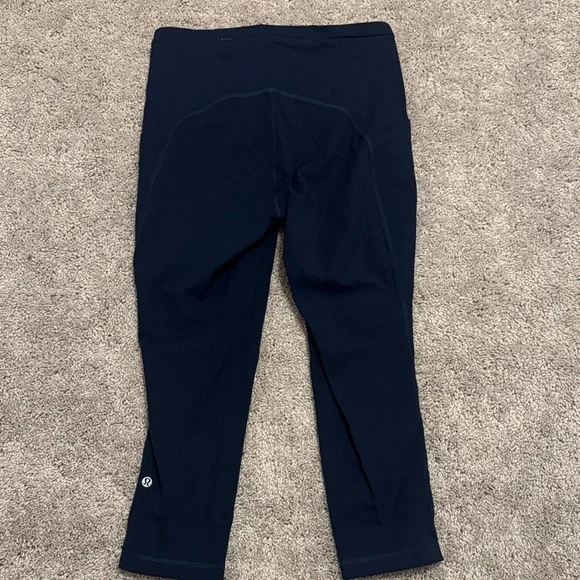 lululemon athletica Crop Leggings - Picture 2 of 4
